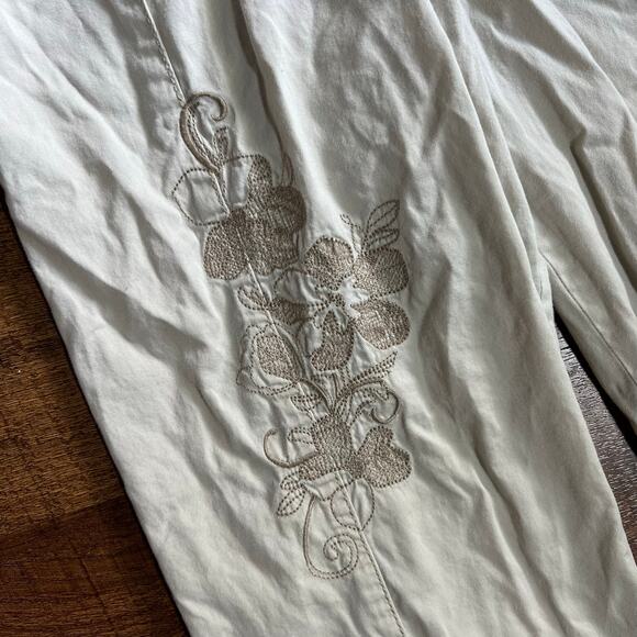 Sonoma Embroidered Floral Khaki Capri Cargo Pants Size 14 - Picture 5 of 6